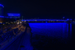 "Light it up" versetzte auch den Rheinboulevard und die Deutzer Brücke in blaues Licht "Light it up" versetzte auch den Rheinboulevard und die Deutzer Brücke in blaues Licht